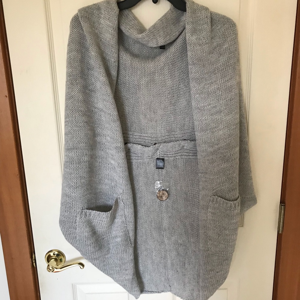 Super cute & comfy grey knit cardigan